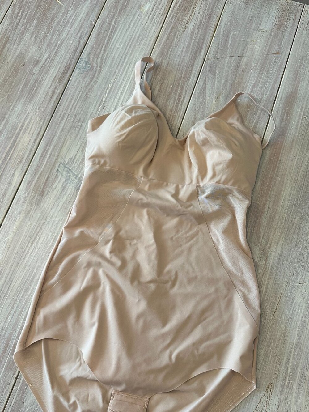 Women's Bodybriefer Size L NWT